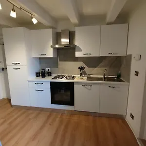 https://appartamento-borgo-mezzo.it-tuscanyhotel.com